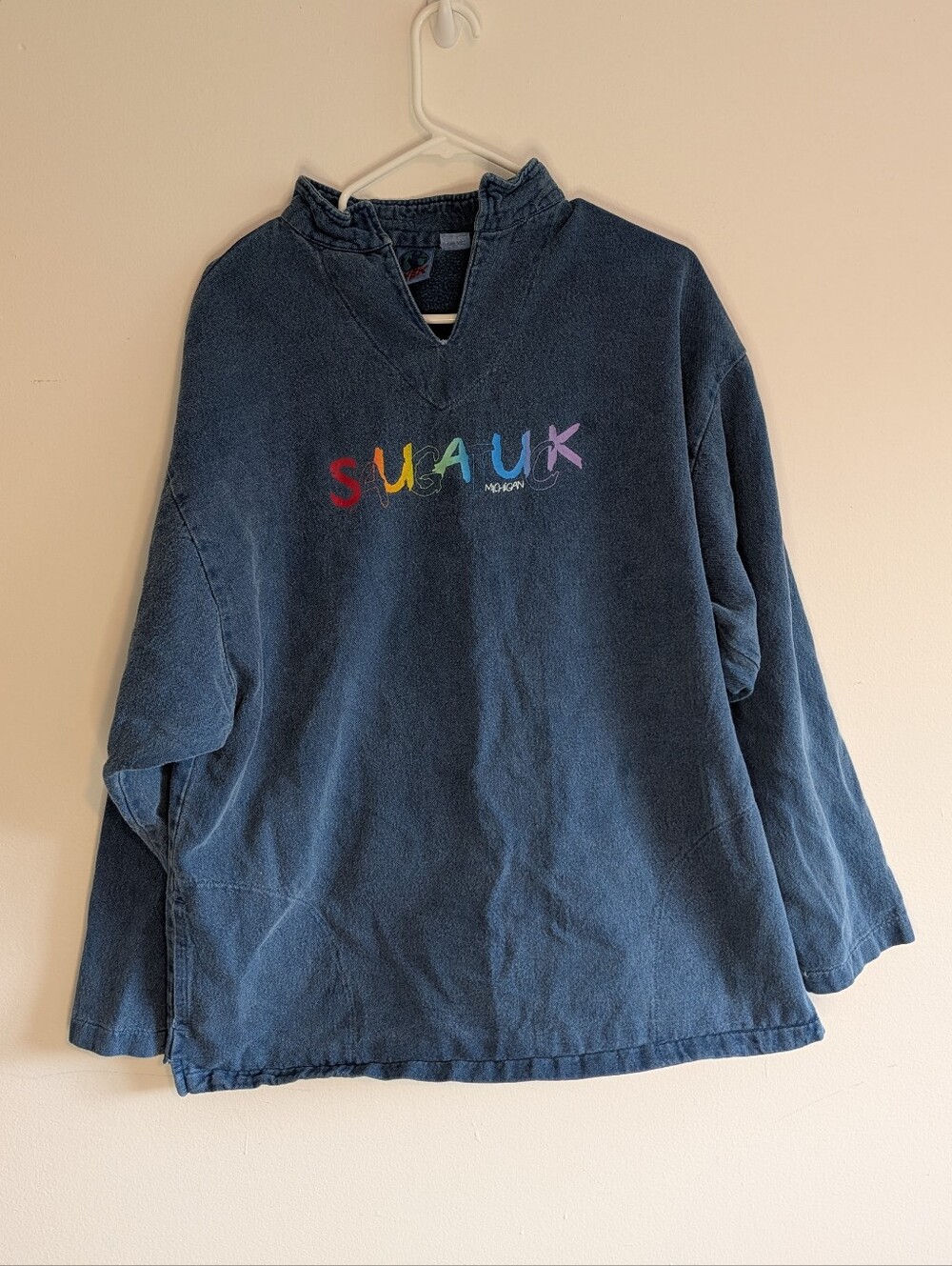 Vintage Nantucket Denim SUAGATUCK, Mich. Pullover V-neck. Size Med